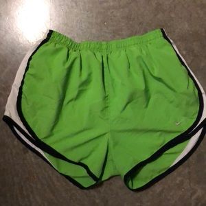 Women’s Running Short Nike Medium